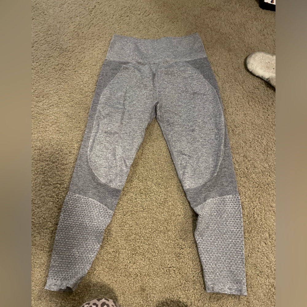 grey fabletics leggings